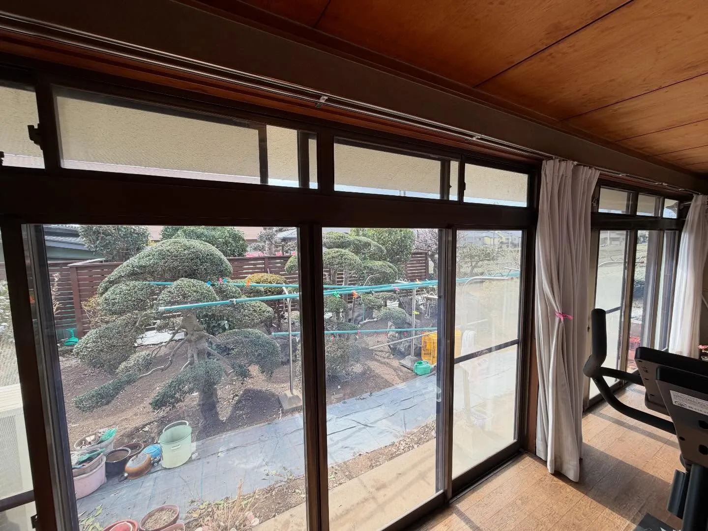 所沢市の一戸建てM様の縁側へタクミ製の強貫通対策フィルム S...